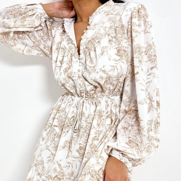 Missguided Button Front A-Line Dress Floral White and Cream NWT Size 0 Small - Picture 1 of 6